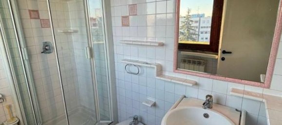 3 rooms Penthouse in Rozzano, Italy No. 136944 18