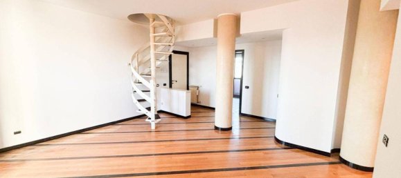 3 rooms Penthouse in Rozzano, Italy No. 136944 2
