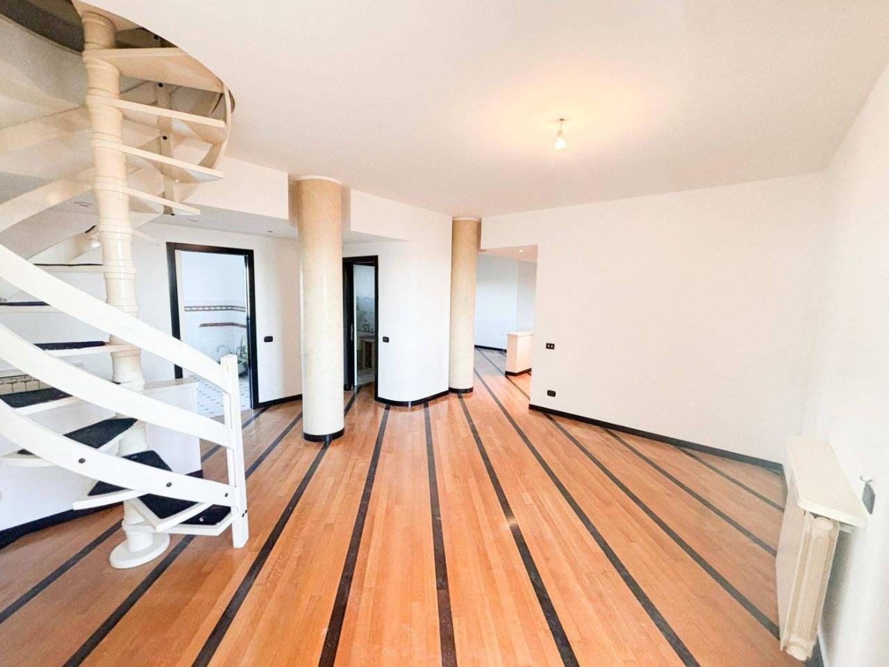 Penthouse de 3 divisões em Rozzano, Italy N.º 136944