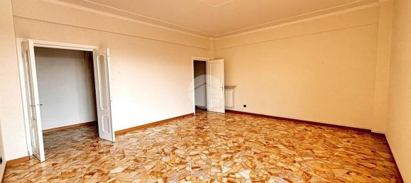 5-Zimmer Wohnung in Genoa, Italy, Nr. 118000 11