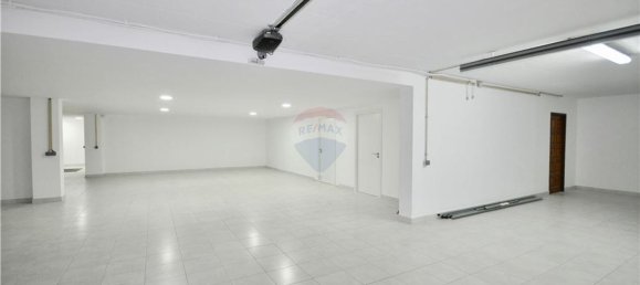 Дом с 5 спальнями в Алвор, Португалия № 186958 40