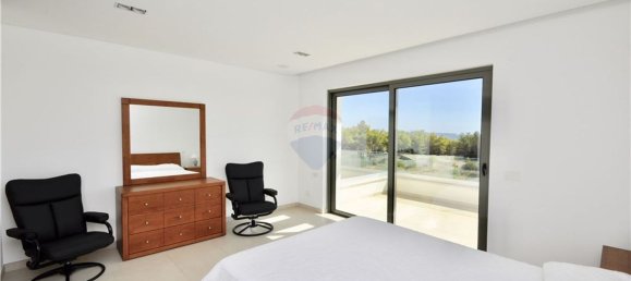 Дом с 5 спальнями в Алвор, Португалия № 186958 34