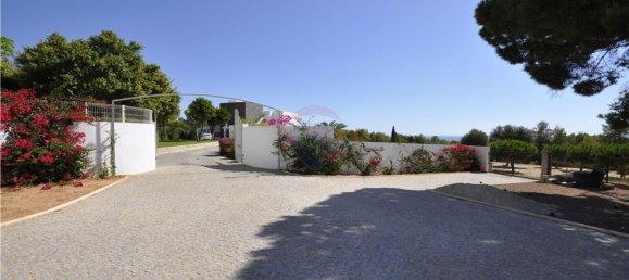 Дом с 5 спальнями в Алвор, Португалия № 186958 32