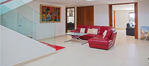 Дом с 5 спальнями в Алвор, Португалия № 186958 17