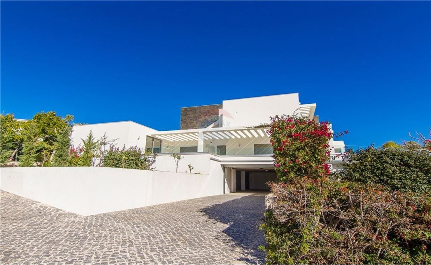 Дом с 5 спальнями в Алвор, Португалия № 186958