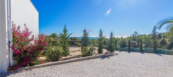 Дом с 5 спальнями в Алвор, Португалия № 186958 16