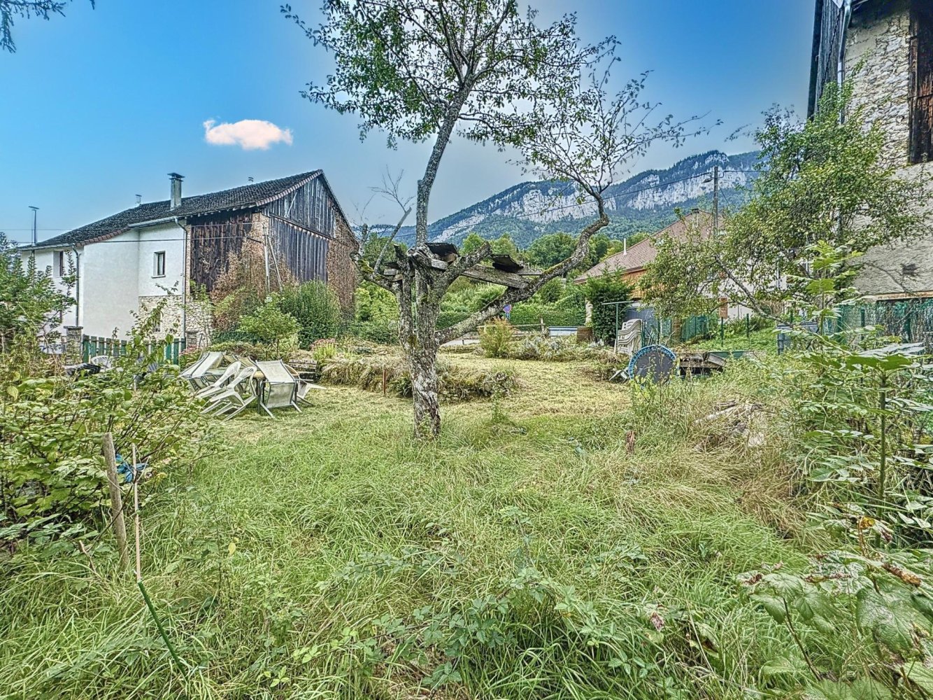 Grundstück in Saint-Laurent-du-Pont, France 260m², Nr. 87070