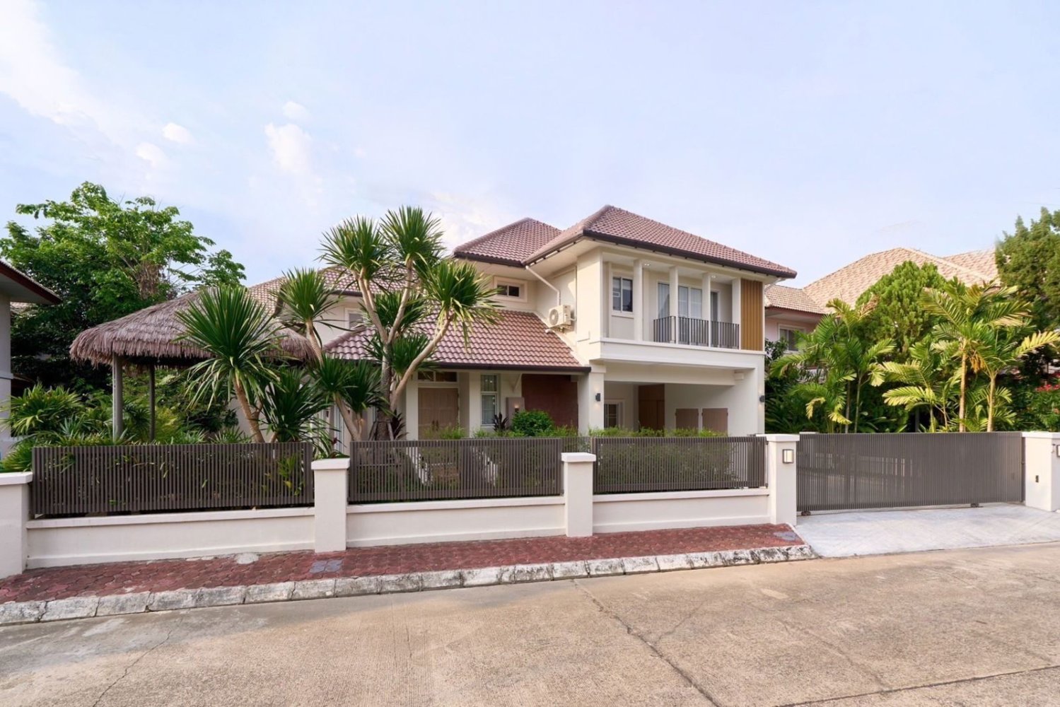 Дом с 4 спальнями в Чиангмай, Таиланд № 71540