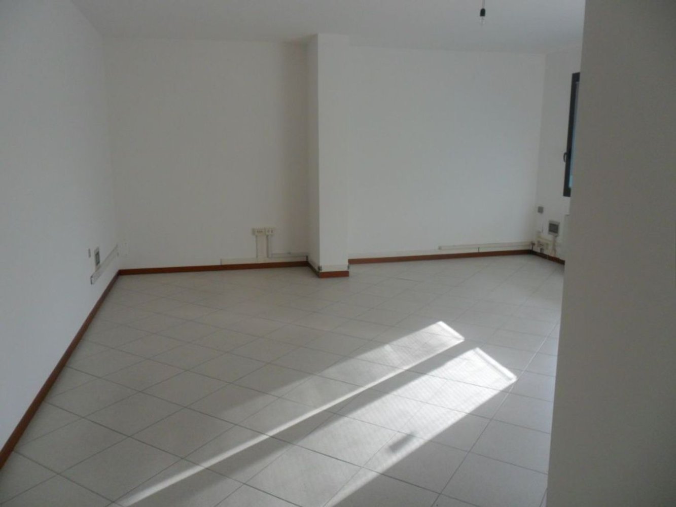 88m² Office in Albignasego, Italy No. 132216