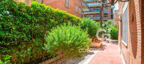 3 bedrooms Apartment in Rome, Italy No. 272632 18