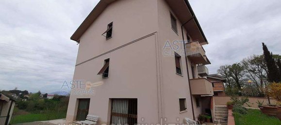 6-Zimmer Wohnung in Montopoli in Val d'Arno, Italy, Nr. 200439 7