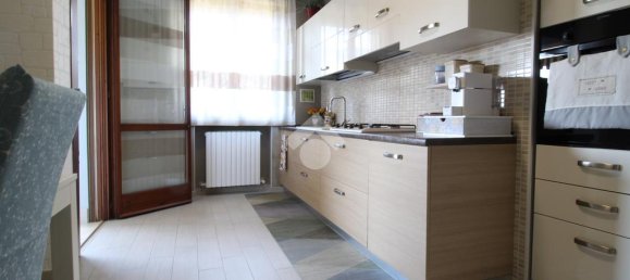 Квартира с 2 спальнями в Судзара, Италия № 329570 2