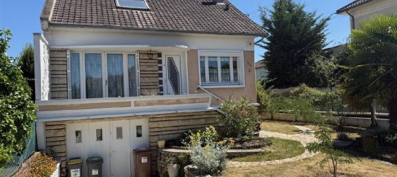 Casa de 3 dormitorios en Taverny, France No. 294930 2