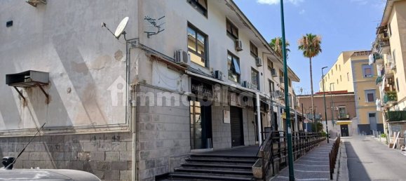 5 rooms Office in Naples, Italy No. 325222 23