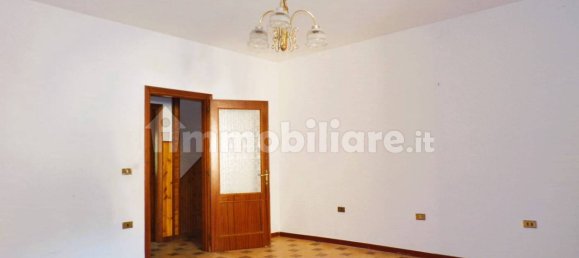2 Schlafzimmer Haus in Gubbio, Italy, Nr. 304505 8
