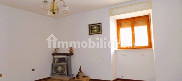 2 Schlafzimmer Haus in Gubbio, Italy, Nr. 304505 7