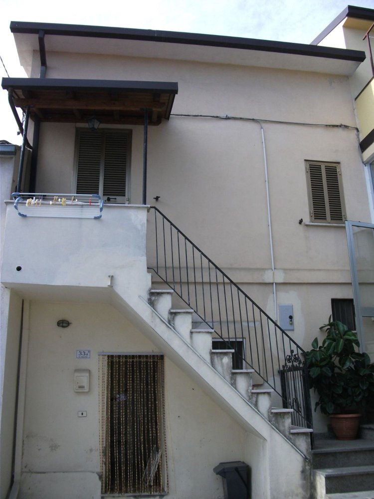 4 bedrooms House in Guardiagrele, Italy No. 372261