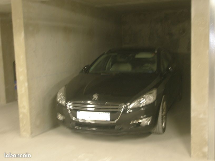  Parking in Saint-Julien-en-Genevois, France No. 342654