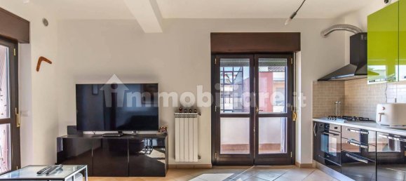 1 bedroom Apartment in Rome, Italy No. 375298 2