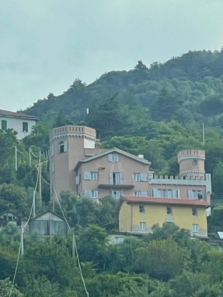 10-Zimmer Villa in Serra Riccò, Italy, Nr. 146633