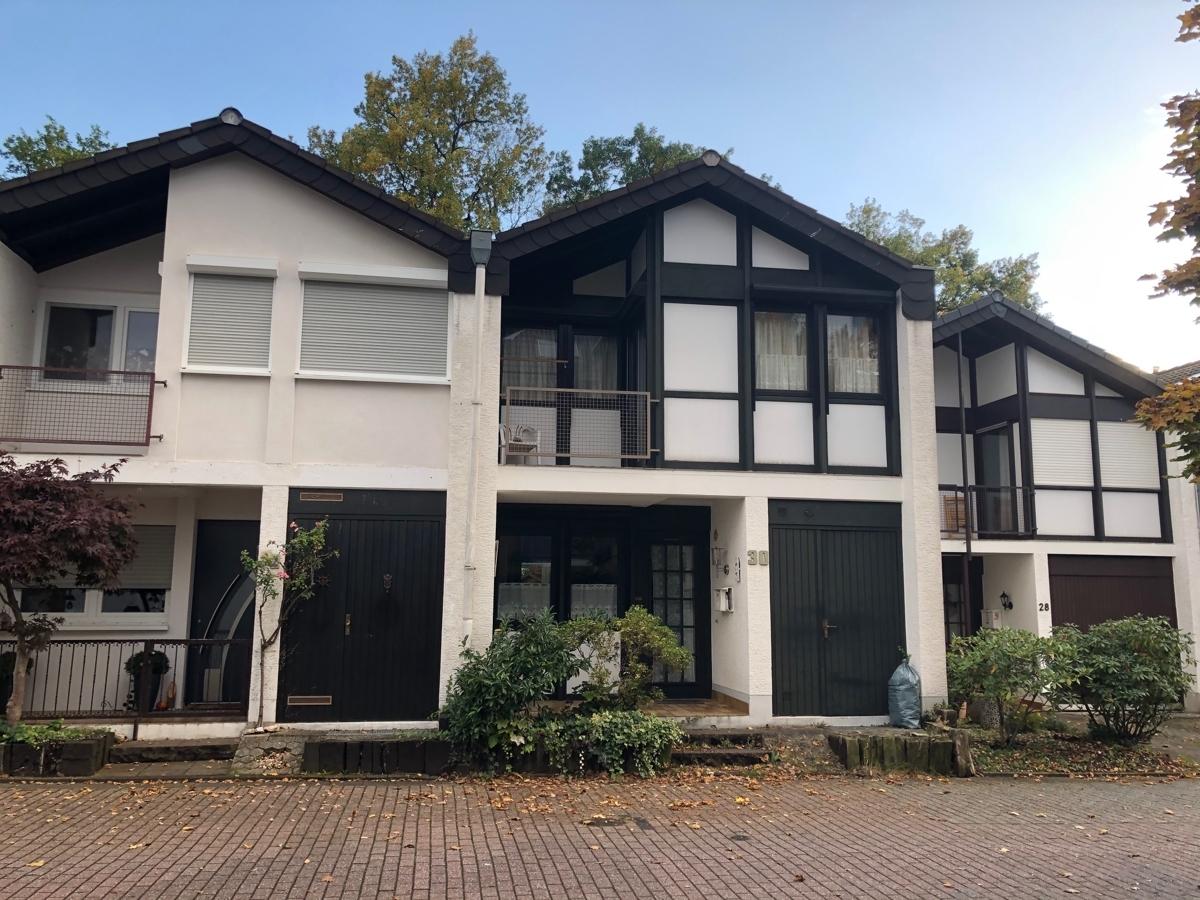 Casa de 4 habitaciónes en Rhein-Sieg, Germany No. 208779