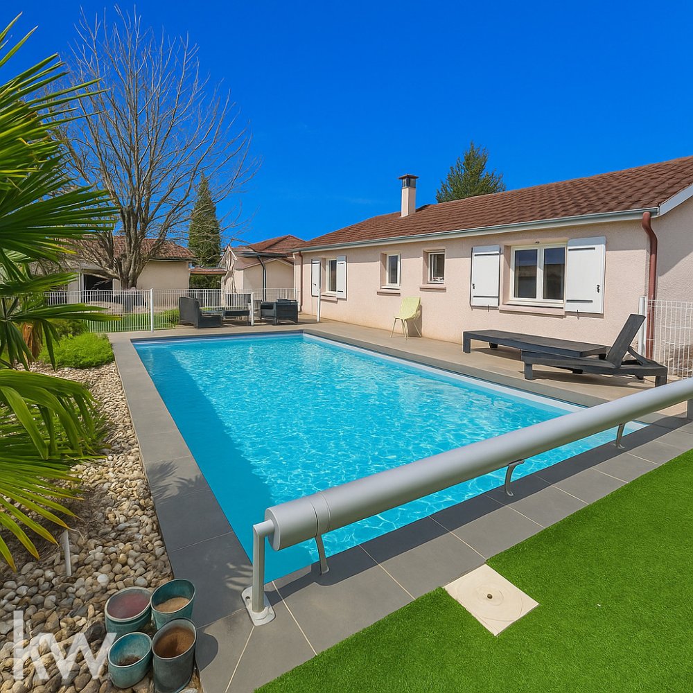 4 bedrooms House in Loyettes, France No. 203213