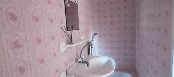 3 bedrooms House in Cerisiers, France No. 364014 5