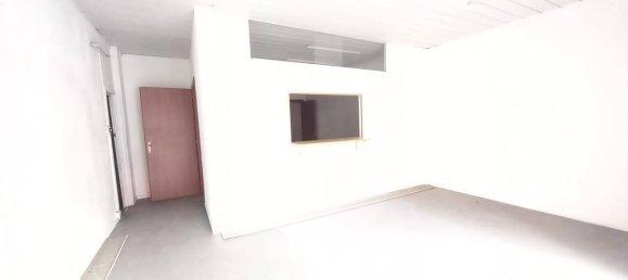 3 rooms Commercial property in Rome, Italy No. 292057 3
