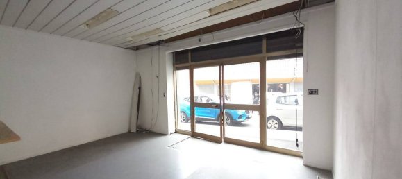 3 rooms Commercial property in Rome, Italy No. 292057 2