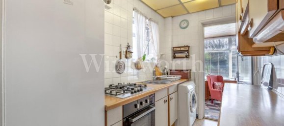 3 bedrooms House in London, United Kingdom No. 3661 9