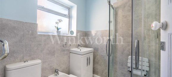 3 bedrooms House in London, United Kingdom No. 3661 6