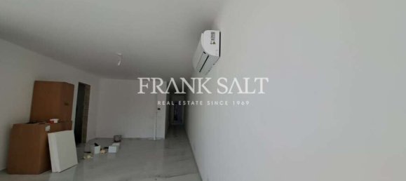 3 bedrooms Penthouse in Birkirkara, Malta No. 5173 5