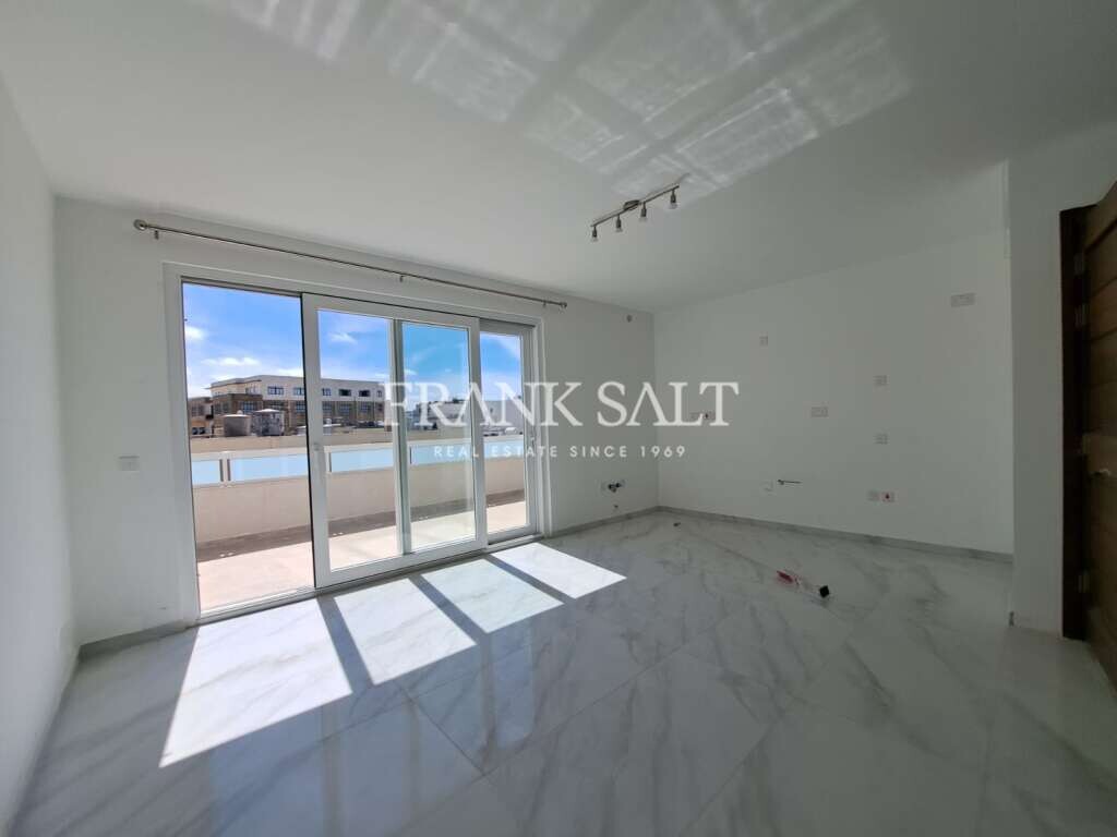 3 bedrooms Penthouse in Birkirkara, Malta No. 5173
