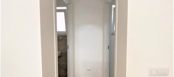 1 bedroom Commercial property in Rome, Italy No. 69743 6