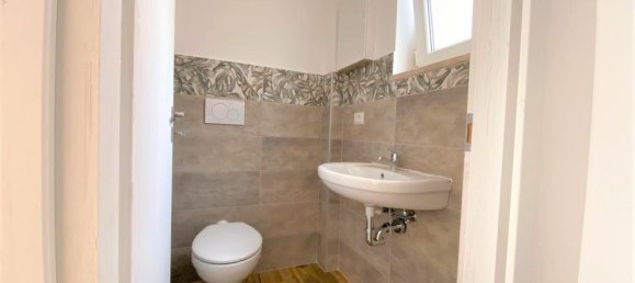 1 bedroom Commercial property in Rome, Italy No. 69743 8