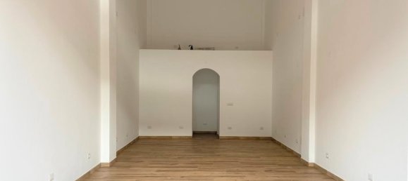 1 bedroom Commercial property in Rome, Italy No. 69743 2
