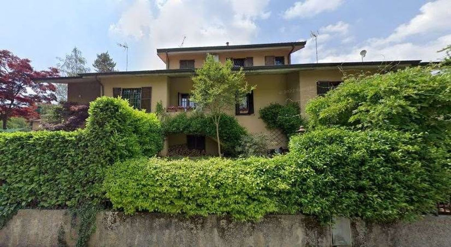 3 rooms Apartment in La Valletta Brianza, Italy No. 4407