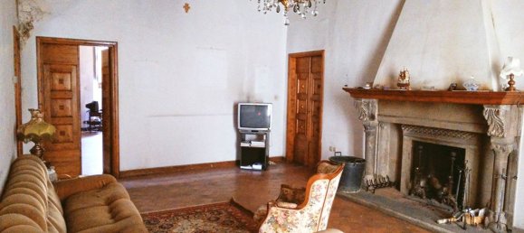 Квартира с 8 комнатами в Ареццо, Италия № 190055 9