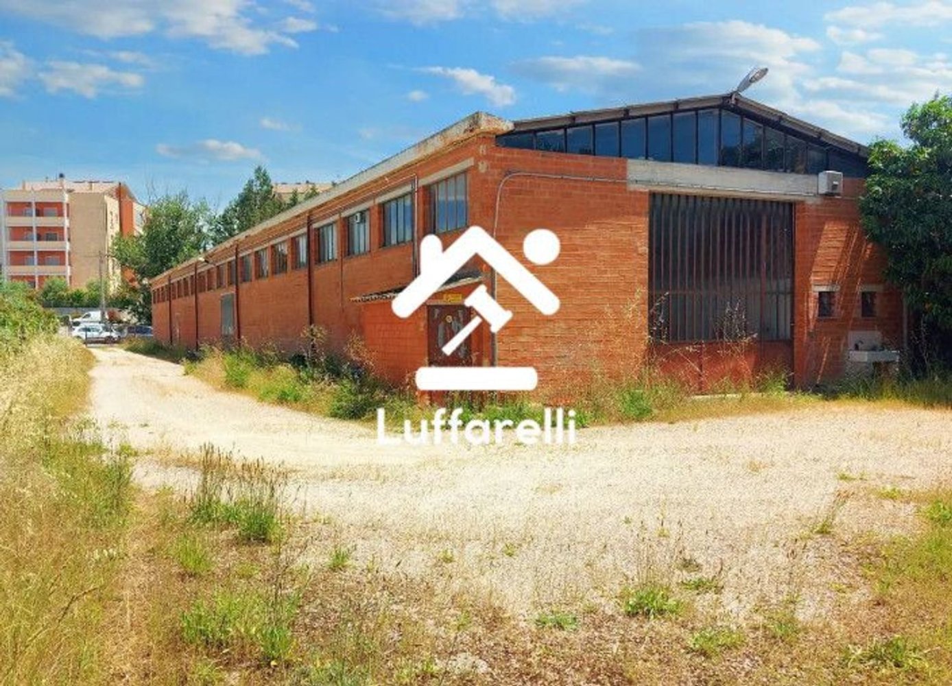 314m² Warehouse in Todi, Italy No. 37925