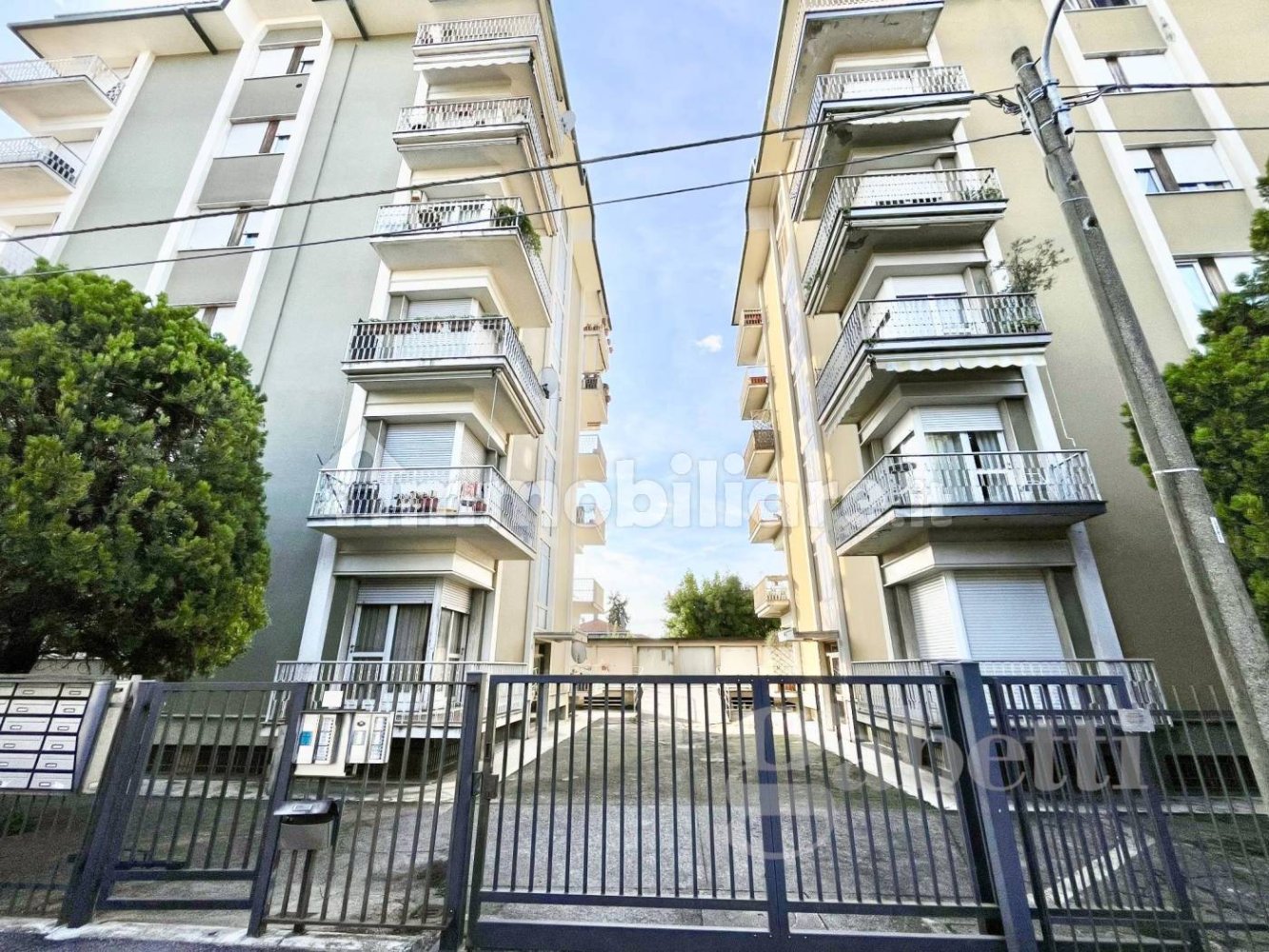 2 غرف نوم شقة في Busto Arsizio, Italy رقم 380027