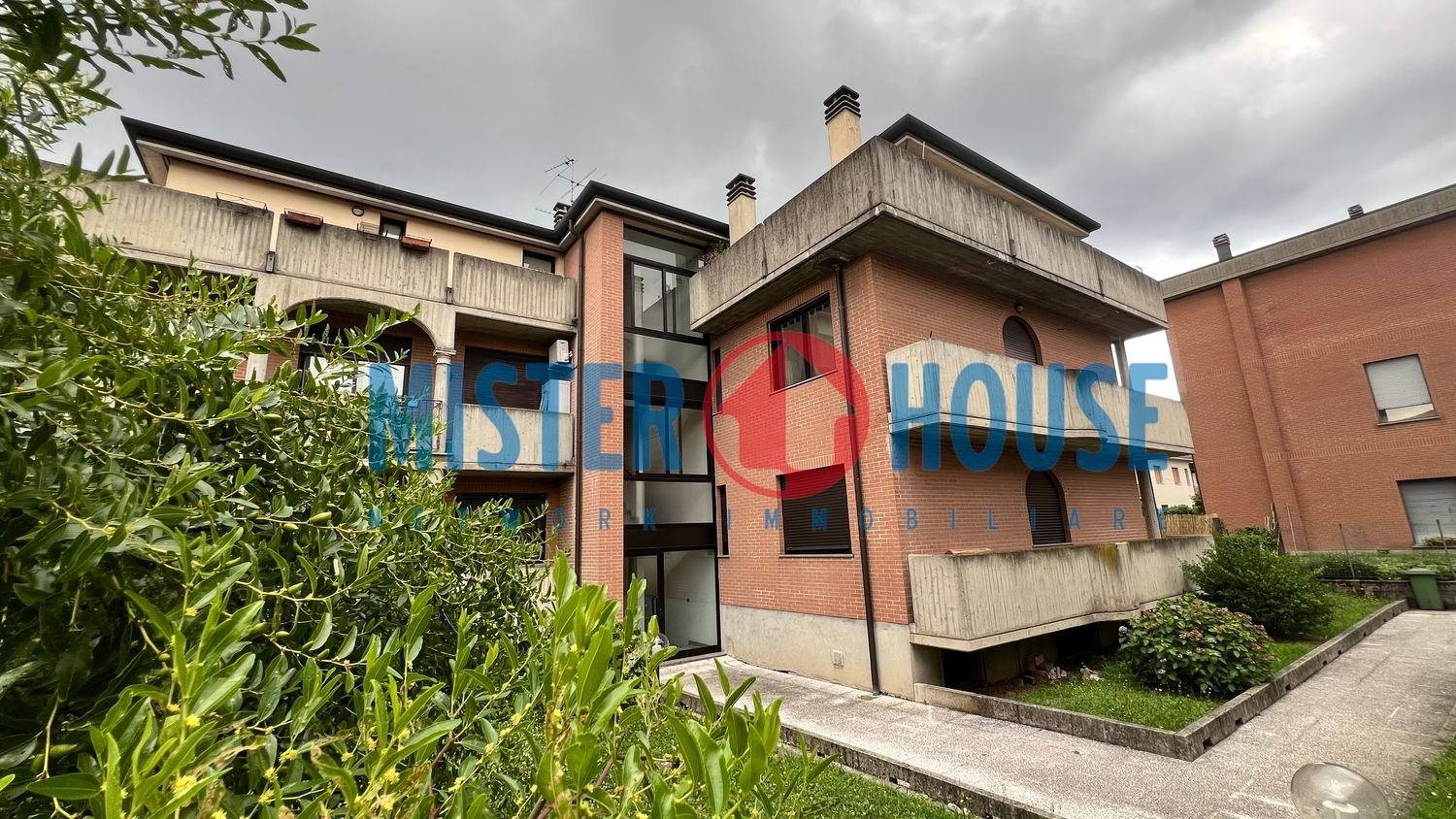 3 rooms Apartment in Cesano Maderno, Italy No. 307628