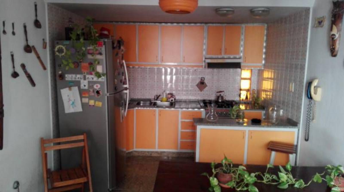 3 Schlafzimmer Haus in Lanus, Argentina, Nr. 3210