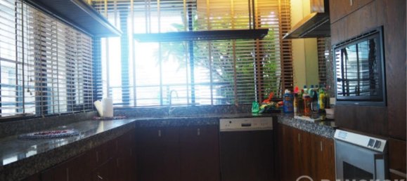 3 bedrooms Condo in Bangkok, Thailand No. 2099 9