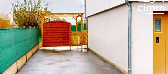 3 bedrooms House in Saint-Cyr-en-Val, France No. 155461 32