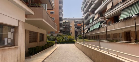 2 rooms Apartment in Rome, Italy No. 44882 10