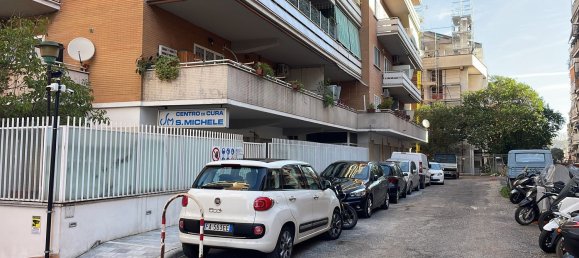 2 rooms Apartment in Rome, Italy No. 44882 7