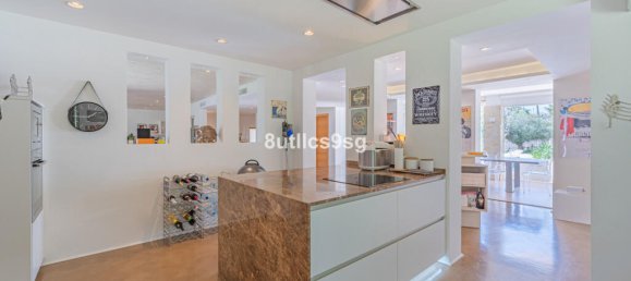 5 bedrooms Villa in Marbella, Spain No. 101299 18