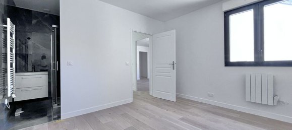 Casa de 2 dormitorios en Fontenay-sous-Bois, France No. 294875 8