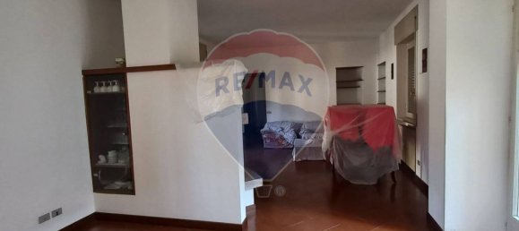 5 bedrooms Apartment in Somma Lombardo, Italy No. 56972 6