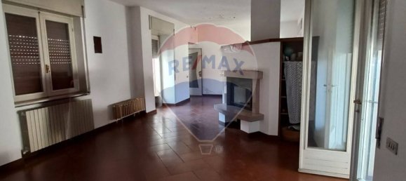5 bedrooms Apartment in Somma Lombardo, Italy No. 56972 5